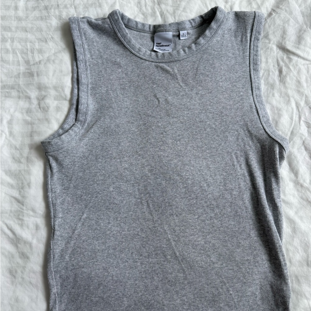 ARITZIA Heather Gray Ribbed Top
